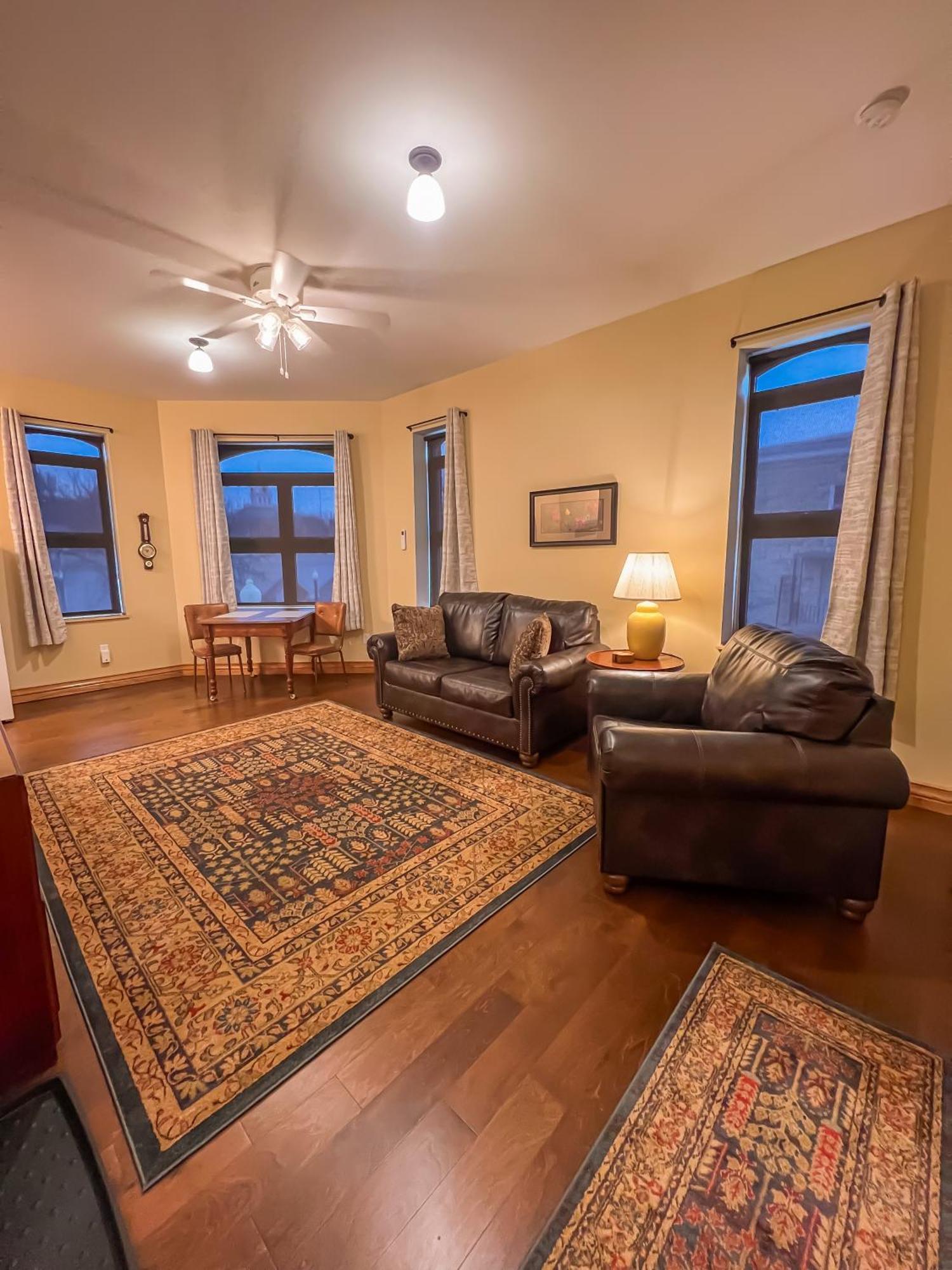Goldfinch Suites Elkader المظهر الخارجي الصورة